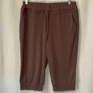 Women’s Capri Size 2XL